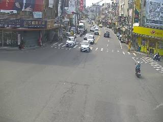 嘉義市道路  吳鳳南路與世賢路口 距離0.7公里 氣溫27.9度