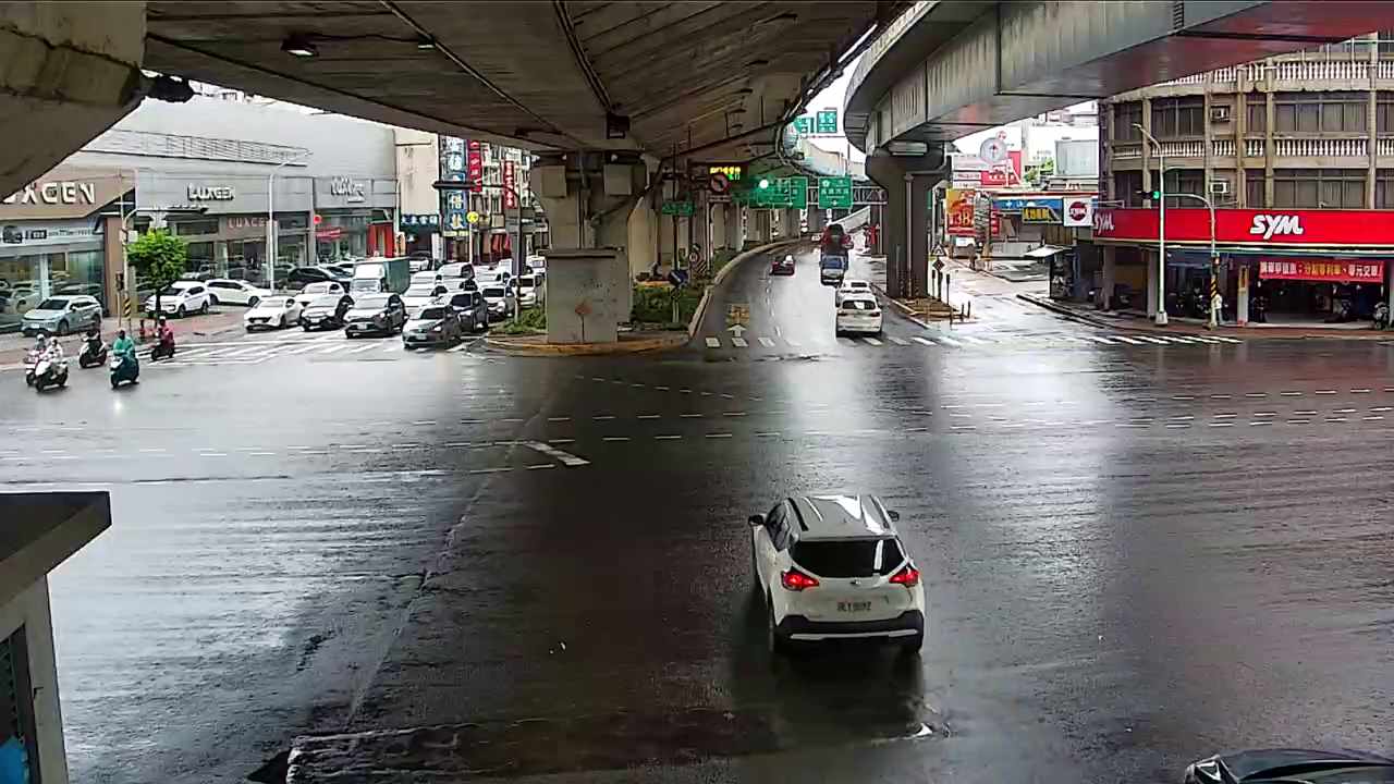 高雄市道路  大中一路、民族一路 距離0.9公里 氣溫27.5度