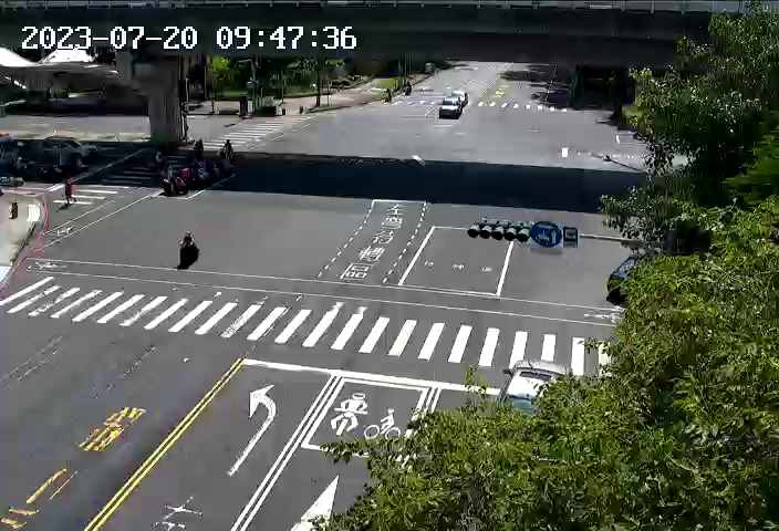 左楠路、後昌路 氣溫30.4度