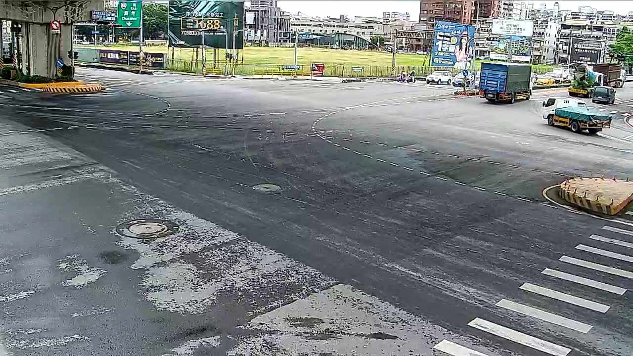 高雄市道路  台88鳳山交流道、鳳頂路東側 距離0.0公里 氣溫26.7度