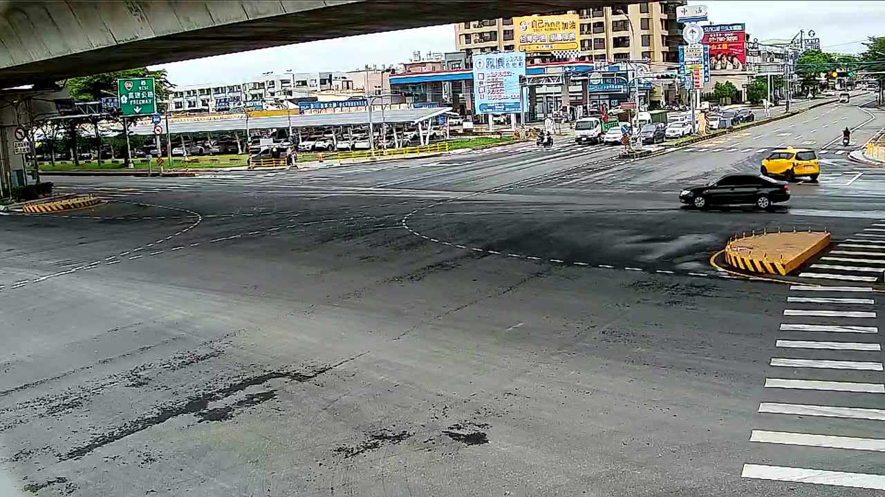 高雄市道路  台88鳳山交流道、鳳頂路西側 距離0.0公里 氣溫26.7度