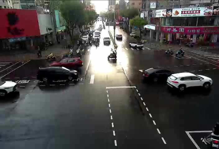 自由二路、明誠二路 氣溫30.7度