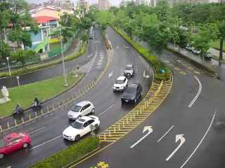 高雄市道路  鳳山區-國泰路二段、南京路西南角 距離1.1公里 氣溫30.1度