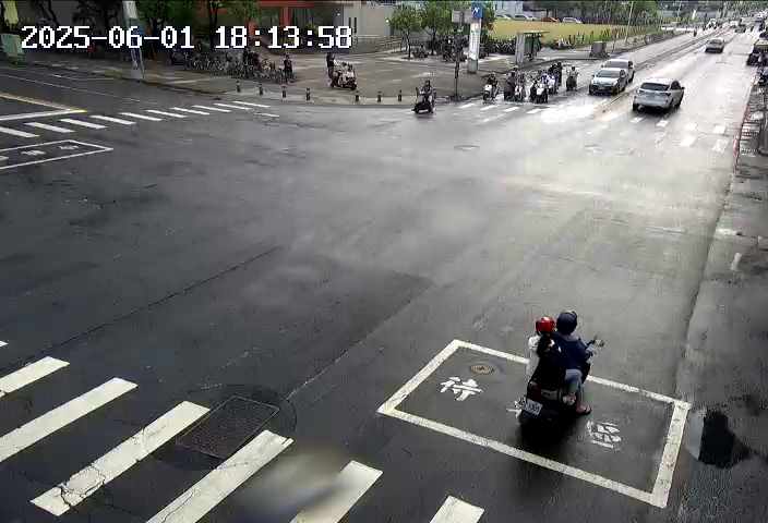 高雄市道路  自由路、青年路一段 距離0.5公里 氣溫30.1度