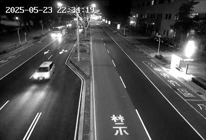 高雄市道路 中正一路、國軍802醫院前