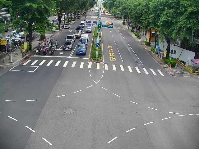 高雄市道路  澄清路、中山西路 距離0.6公里 氣溫30.1度