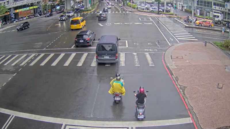 高雄市道路  大中二路、博愛三路(西南2) 距離0.1公里 氣溫27.5度