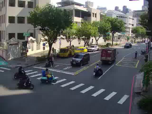 南屏路、新榮街 氣溫30度