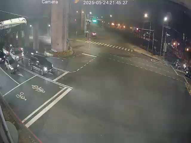 高雄市道路  南華一路、高速東側 距離2.2公里 氣溫30.4度