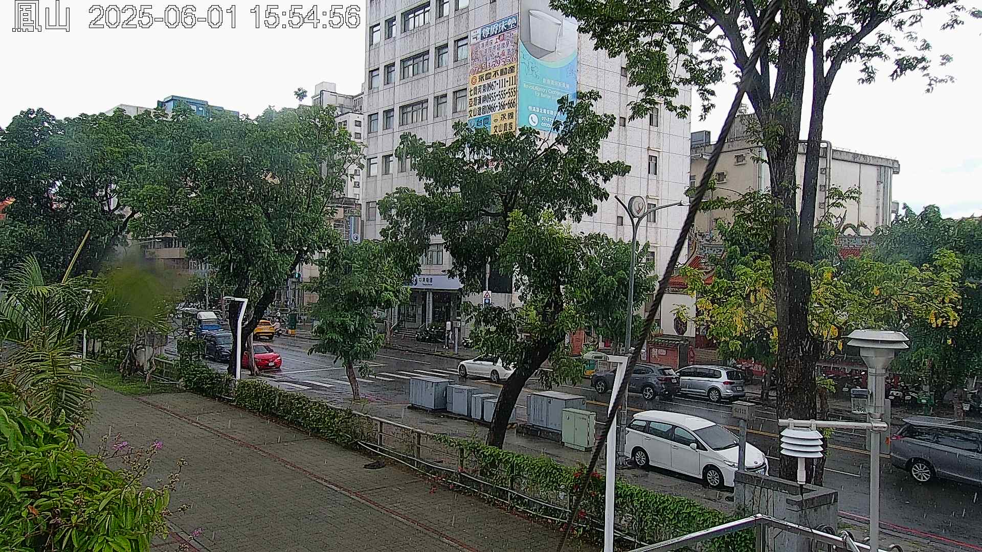 空氣品質監測站  鳳山 距離0.7公里 氣溫29.1度