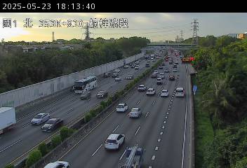 國道1號 北上 353K+830 楠梓交流道到岡山交流道 距離3.9公里 氣溫30.6度