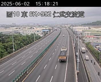 國道10號 東向 6K+992 仁武交流道到燕巢交流道 距離2.1公里 氣溫28.1度