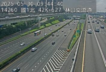 國道1號五股楊梅高架道路 北上 42K+627 機場系統交流道到泰山轉接道交流道 距離3.9公里 氣溫21.1度