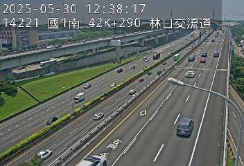 國道1號五股楊梅高架道路 南下 42K+290 泰山轉接道交流道到機場系統交流道 距離3.8公里 氣溫21.1度