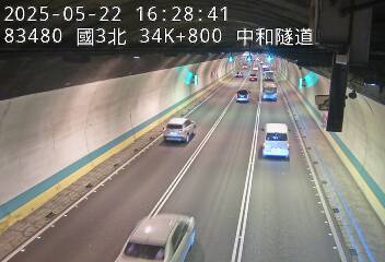 國道3號 北上 34K+800 中和交流道到安坑交流道 距離1.3公里 氣溫30.9度