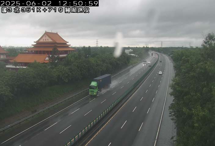 國道3號 北上 351K+719 關廟交流道到新化休息站 距離1.4公里 氣溫23.3度