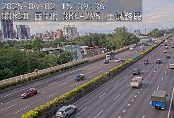 國道3號 北上 38K+295 土城交流道到中和交流道 距離1.3公里 氣溫23.1度