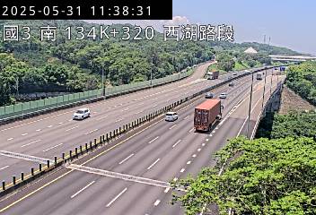 國道3號 南下 134K+320 後龍交流道到西湖服務區 距離3.7公里 氣溫27度