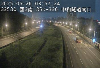 國道3號 南下 35K+330 安坑交流道到中和交流道 距離0.6公里 氣溫19.7度