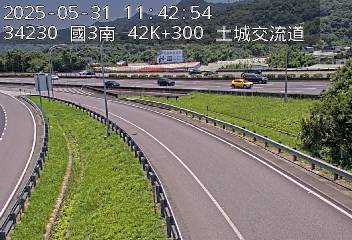 國道3號 南下 42K+300 中和交流道到土城交流道 距離1.7公里 氣溫24.9度