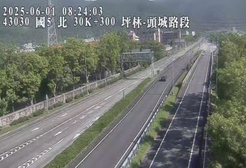 國道5號 北上 30K+000 宜蘭交流道到頭城交流道 距離2.2公里 氣溫21.5度