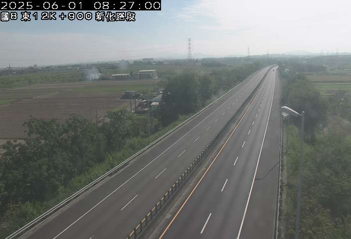 國道8號 東向 12K+900 新市交流道到新化系統交流道 距離1.7公里 氣溫33度