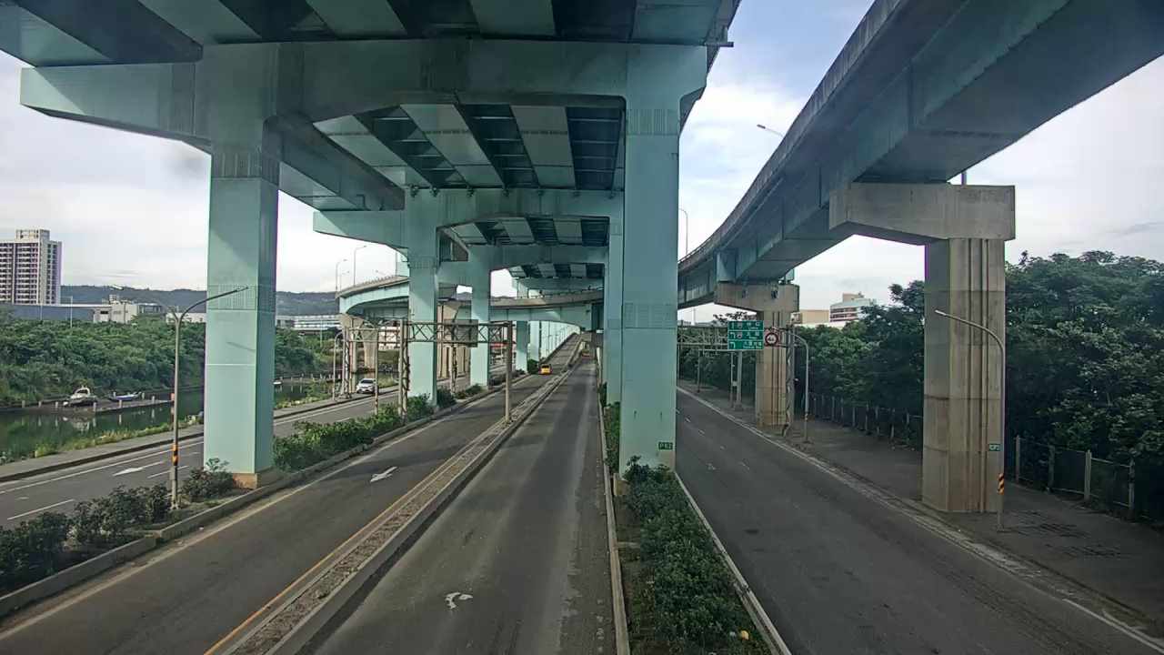 新北市道路  臨港大道 距離1.4公里 氣溫30.6度