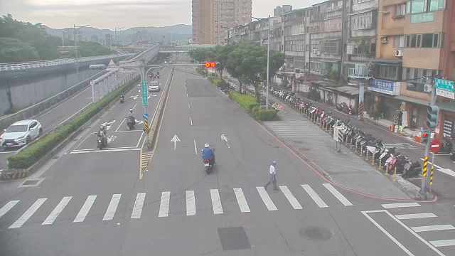 新北市道路  永和區環河東路二段、豫溪街191巷口(往新店側) 距離0.4公里 氣溫30.3度
