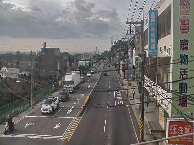新北市道路  八里區龍米路一段65巷口(西側號誌桿上) 距離0.5公里 氣溫29.5度