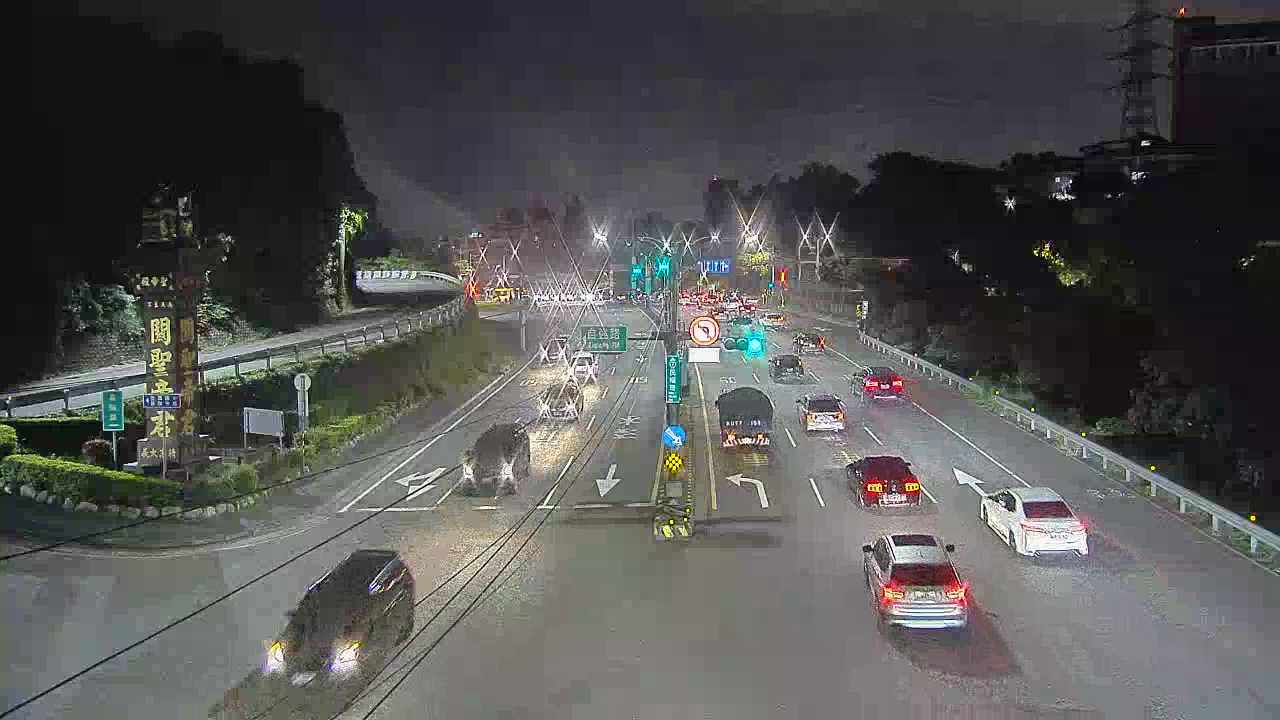 新北市道路  淡水區民權路、自強路口 距離1.7公里 氣溫25.8度
