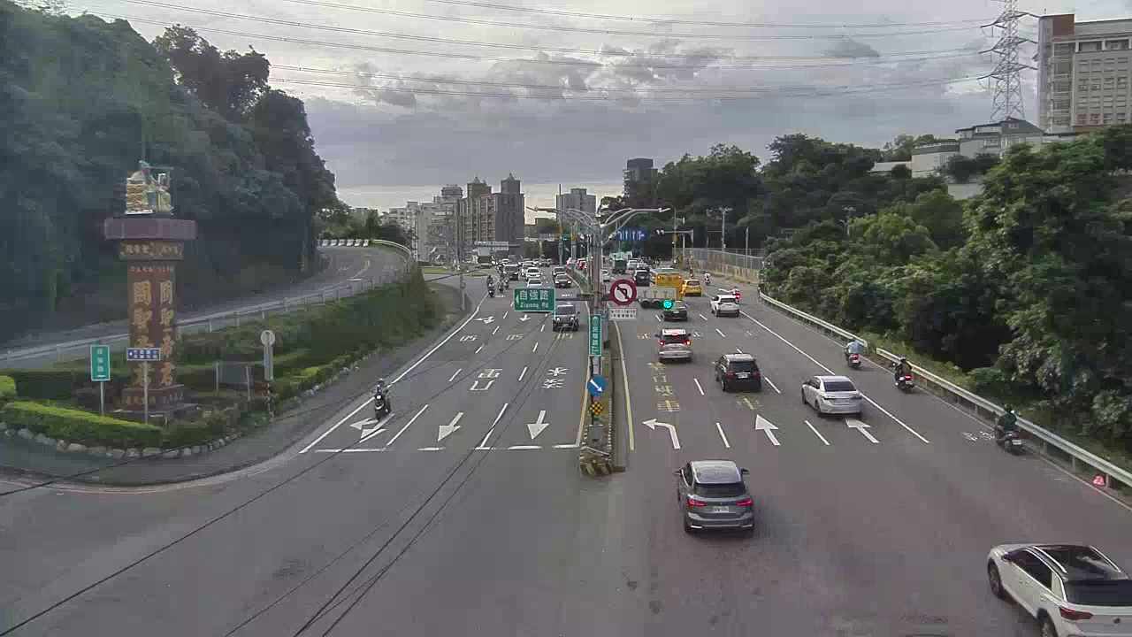 新北市道路  淡水區民權路、自強路口 距離0.6公里 氣溫29.5度