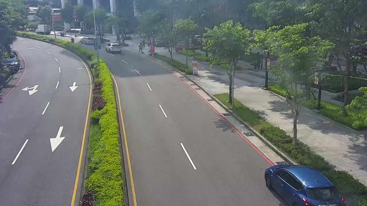 新莊區 中央路、中港路 氣溫30.6度