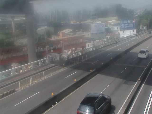 新北市道路  三重區重新橋(新莊端) 距離0.4公里 氣溫24.5度