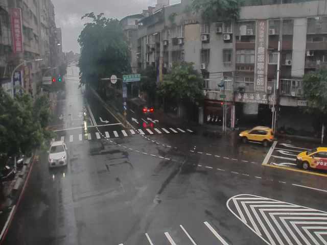 新北市道路  永和區林森路、永元路口(南側號誌門架上) 距離0.8公里 氣溫24.4度