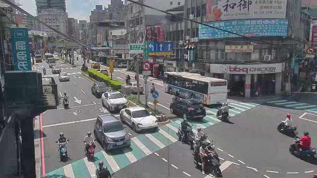 新北市道路  中和區中山路、漢民路口(南側號誌桿上) 距離0.8公里 氣溫24.2度