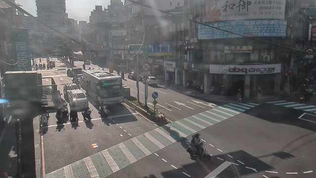 新北市道路  中和區中山路、漢民路口(南側號誌桿上) 距離1.4公里 氣溫21.1度