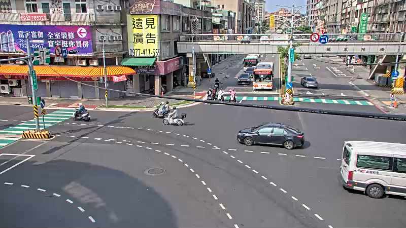 新莊區中山路、中正路口(南側號誌桿上) 氣溫27.9度