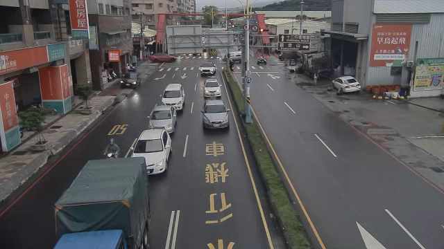 新北市道路 八里區中華路商港路口