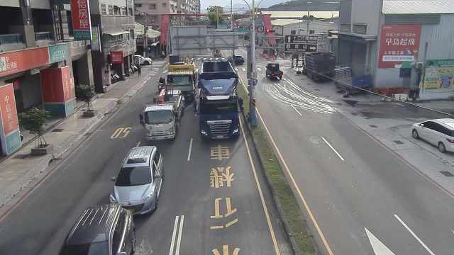 新北市道路  八里區中華路商港路口 距離0.3公里 氣溫30.6度