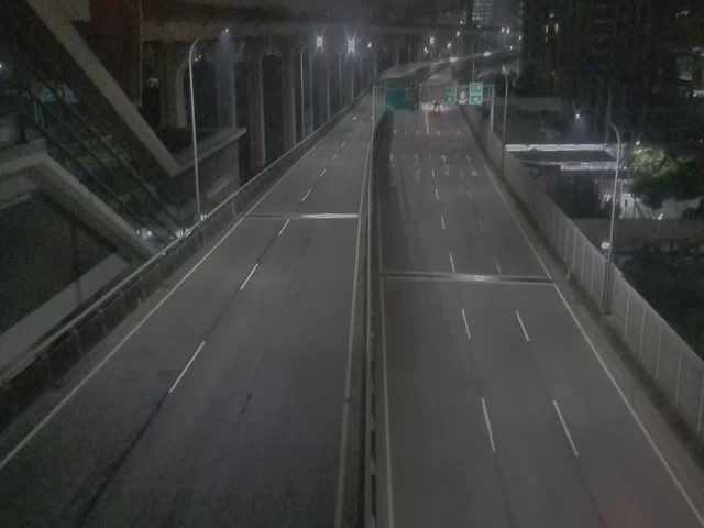 新莊區台1高架，中信街上方門架 氣溫30.6度