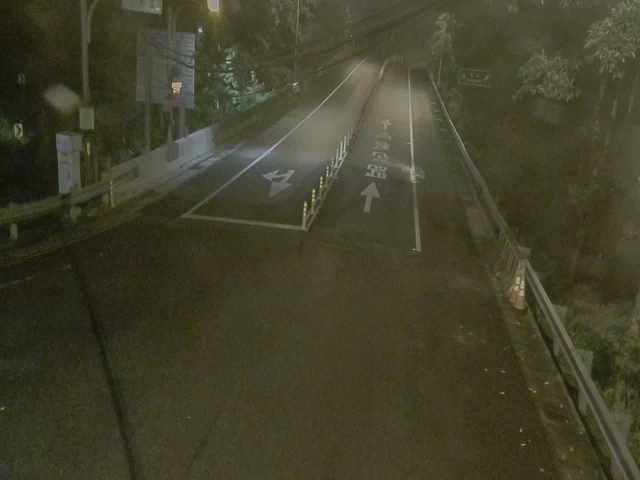 新北市道路  坪林區國中路坪林管制站前(往國5) 距離2.1公里 氣溫32.6度