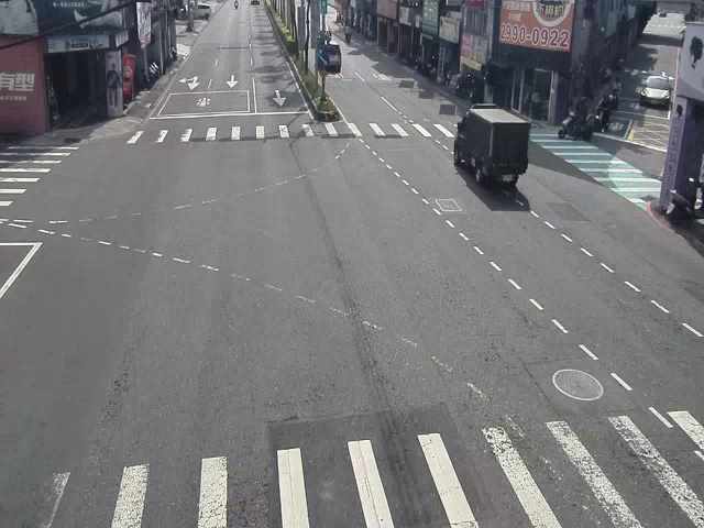 新莊區中正路、新樹路 氣溫30.6度