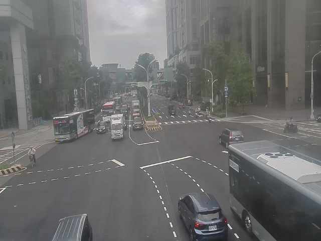 新北市道路  板橋區縣民大道與民權路 距離0.4公里 氣溫32度