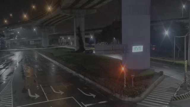 新北市道路 新莊區新五路、中山路口(北側號誌桿上)