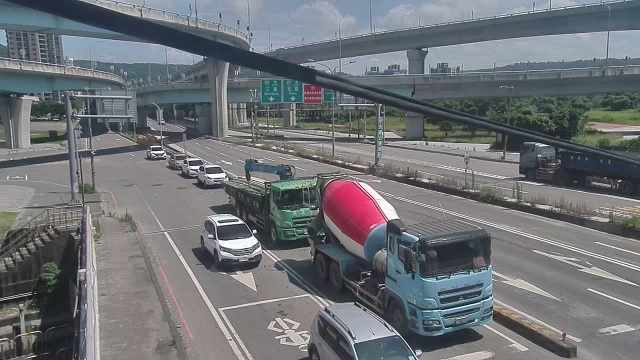 新北市道路  八里區臨港路商港路口 距離0.0公里 氣溫26.4度