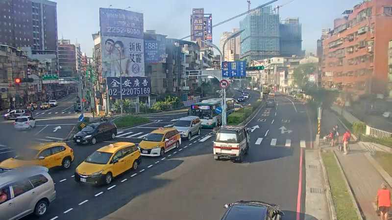 新北市道路  板橋區縣民大道、南雅南路 距離0.7公里 氣溫21.1度