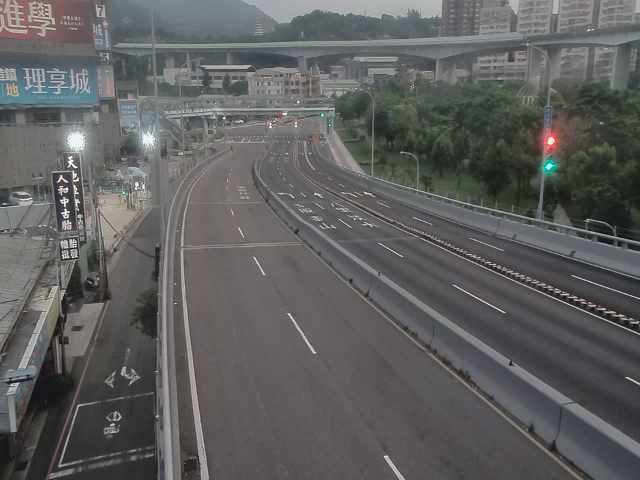 新北市道路 五股區成蘆橋(防汛道路正上方)