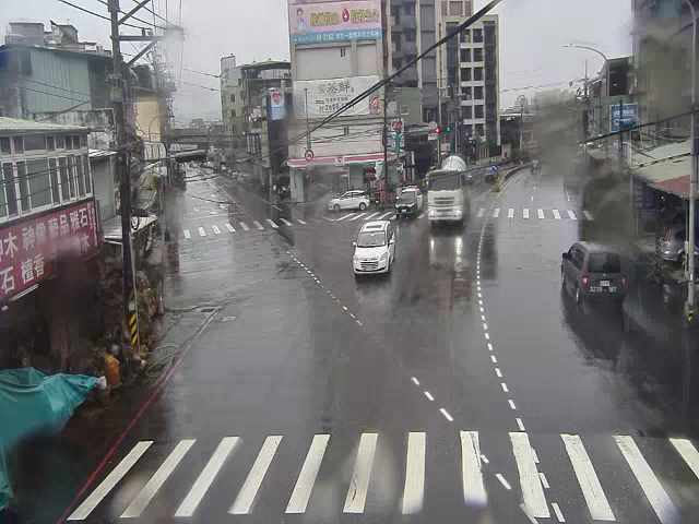 新北市道路  三峽區中正路、中園街 距離6.4公里 氣溫29.8度