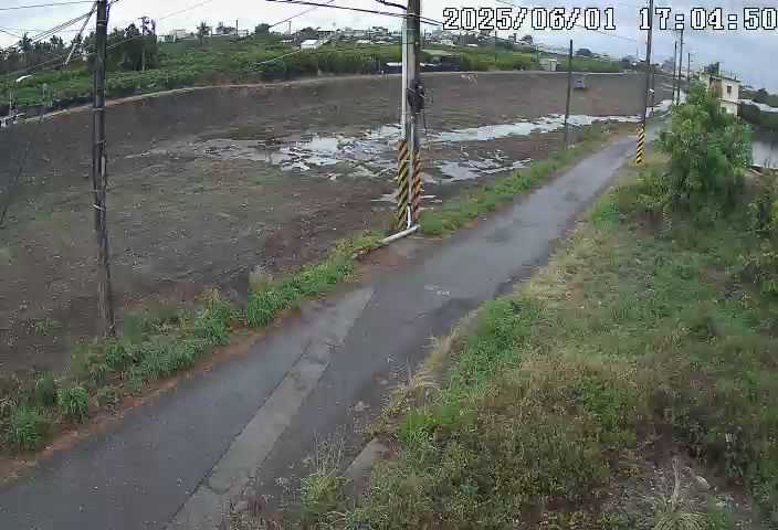 屏東縣道路  水底寮加油站 博愛橋 3 距離1.6公里 氣溫28.6度