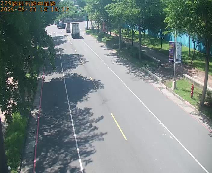 高雄科學園區  229路科五路中華路 距離0.8公里 氣溫29度